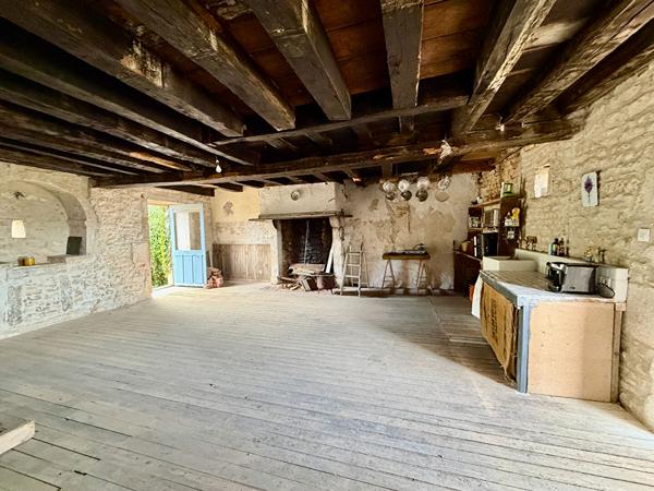 Superbe maison de maître rénovée de 4 chambres avec jardins paysagers, dépendances et maison du XVIIIe siècle à rénover Chatain