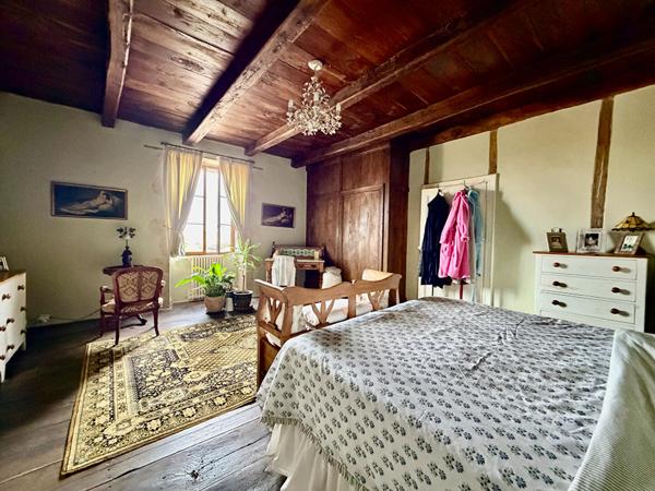 Superbe maison de maître rénovée de 4 chambres avec jardins paysagers, dépendances et maison du XVIIIe siècle à rénover Chatain