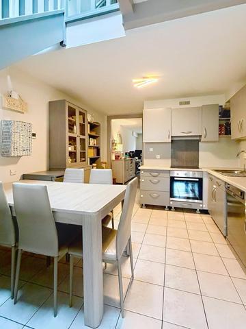 EN EXCLUSIVITE APPARTEMENT TRIPLEX  AVEC TERRASSE PARKING PRIVATIF ET UNE CAVE