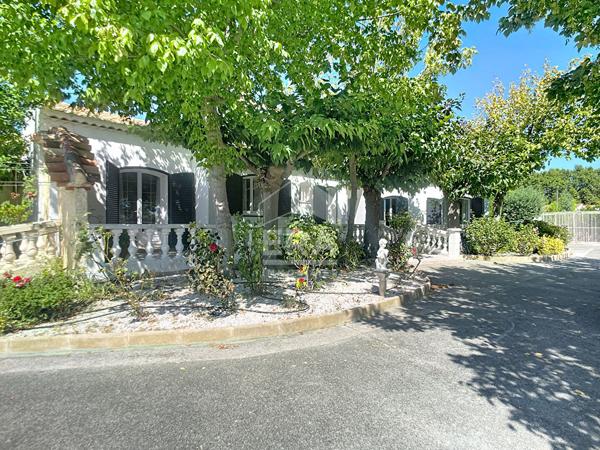 Maison de type 5 en campagne sur une grande parcelle avec piscine