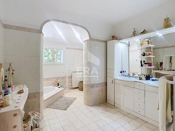 Maison de type 5 en campagne sur une grande parcelle avec piscine