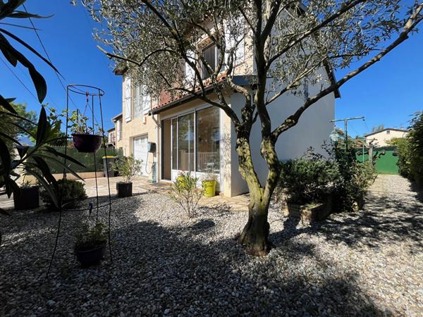 A VENDRE LAROQUE D'OLMES CHARMANTE T4 AVEC GARAGE ET JARDIN