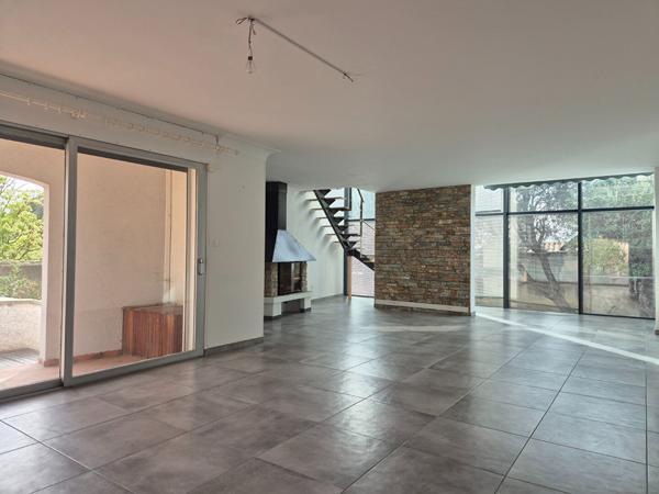 Villa d'architecte de 310 m² avec logement indépendant - Balaruc -les- bains