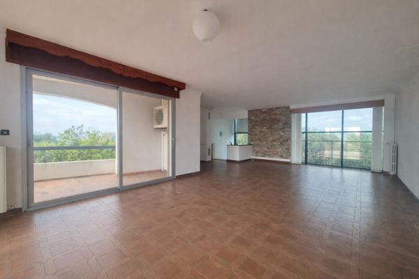 Villa d'architecte de 310 m² avec logement indépendant - Balaruc -les- bains