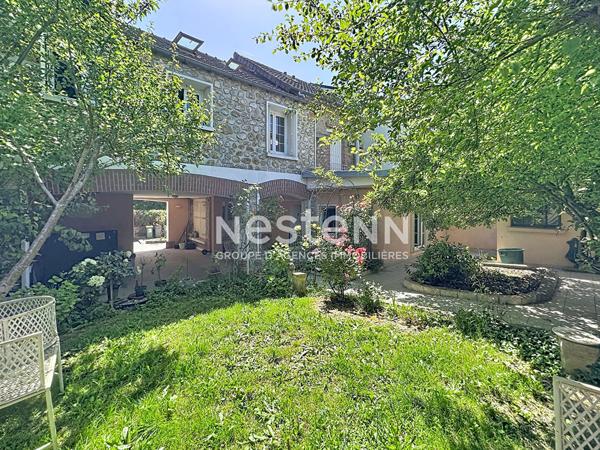Maison en meulière à Antony Centre - 148 m² avec jardin - À 5 min du RER B - Fort potentiel