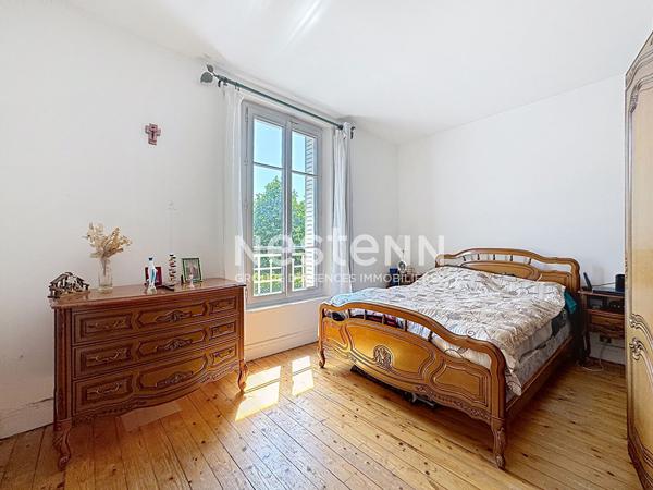 Maison en meulière à Antony Centre - 148 m² avec jardin - À 5 min du RER B - Fort potentiel