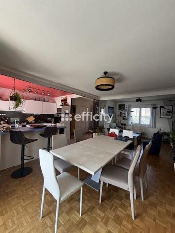 Maison
         5 pièces
        - 113 m² 237 000 € *