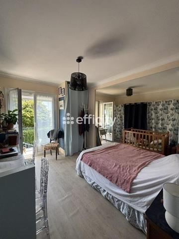 Maison
         5 pièces
        - 113 m² 237 000 € *