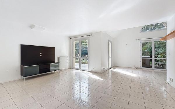 Maison à vendre    8 pièces • 163,75 m2 Guyancourt