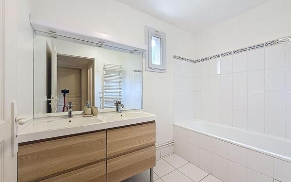 Maison à vendre    8 pièces • 163,75 m2 Guyancourt