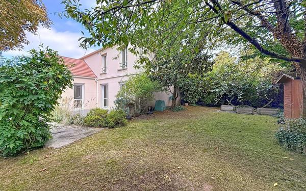 Maison à vendre    8 pièces • 163,75 m2 Guyancourt