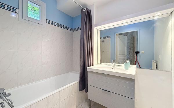 Maison à vendre    8 pièces • 163,75 m2 Guyancourt