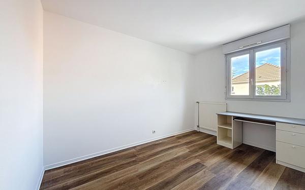 Maison à vendre    8 pièces • 163,75 m2 Guyancourt