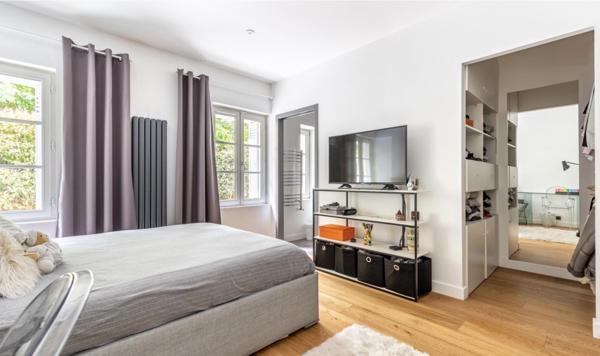 Pessac hyper centre, dans une rue calme: Demeure d'exception dans le quartier protégé des 16 villas du Casino