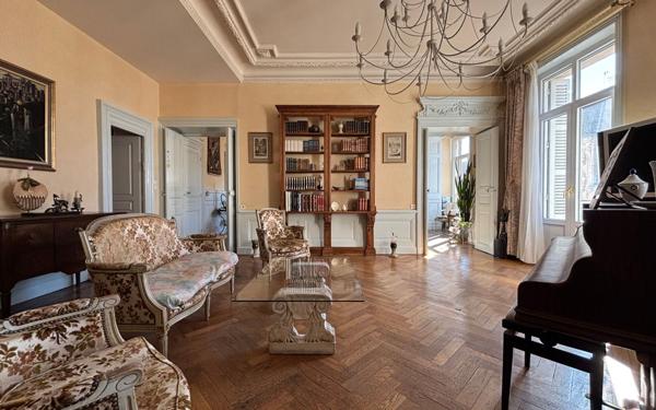 Appartement à vendre    6 pièces • 165,60 m2 Dijon