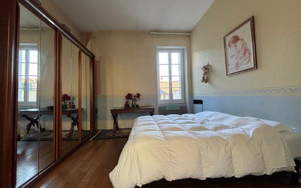 Appartement à vendre    6 pièces • 165,60 m2 Dijon