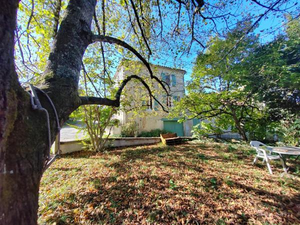 Charmante maison en pierre de 106 m² avec jardin et dépendances à VALENCE SUR BAISE (32)