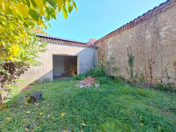 Charmante maison en pierre de 106 m² avec jardin et dépendances à VALENCE SUR BAISE (32)