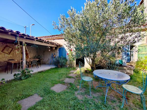 Charmante maison en pierre de 106 m² avec jardin et dépendances à VALENCE SUR BAISE (32)
