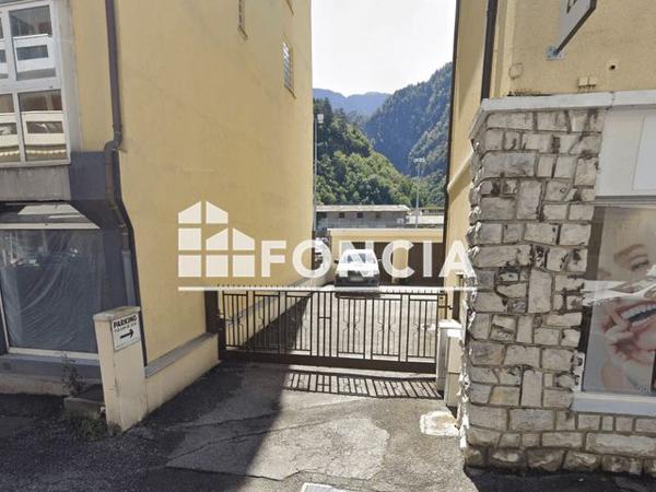 Location Parking - 10-12-14 RUE DU 8 MAI 1945 Cluses 74300