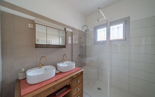 Maison à vendre    7 pièces •  Biscarrosse