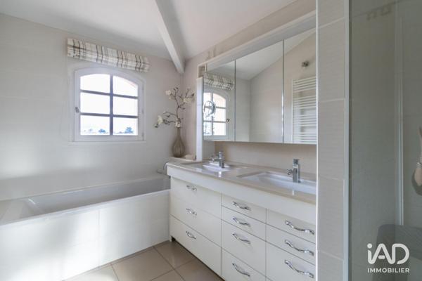 Maison à vendre 6 pièces 284 m² Saint-Priest