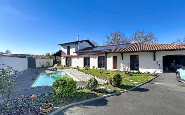 Maison à vendre    5 pièces •  Anglet