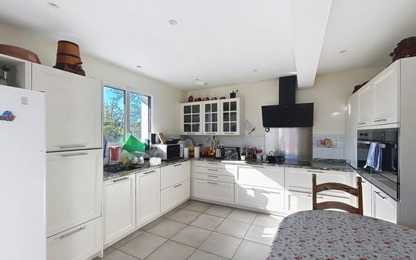 Maison à vendre    5 pièces •  Anglet