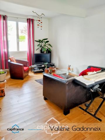 Maison individuelle avec jardin et garage proche centre-ville