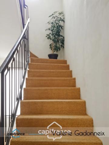 Maison individuelle avec jardin et garage proche centre-ville