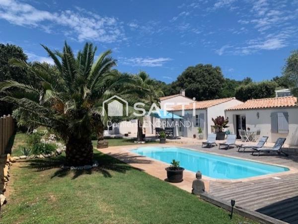 Rare Villa avec piscine de 205m2 à 50m de la plage