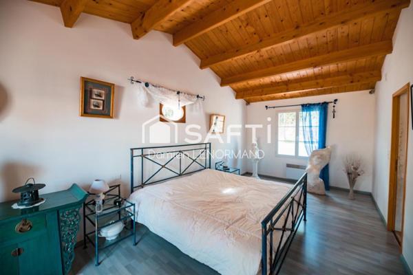 Rare Villa avec piscine de 205m2 à 50m de la plage