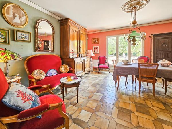 Maison familiale avec un parc arboré de plus de 4 000 m² à seulement 3 km du centre historique d'Angers