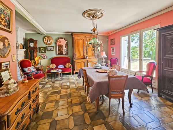 Maison familiale avec un parc arboré de plus de 4 000 m² à seulement 3 km du centre historique d'Angers