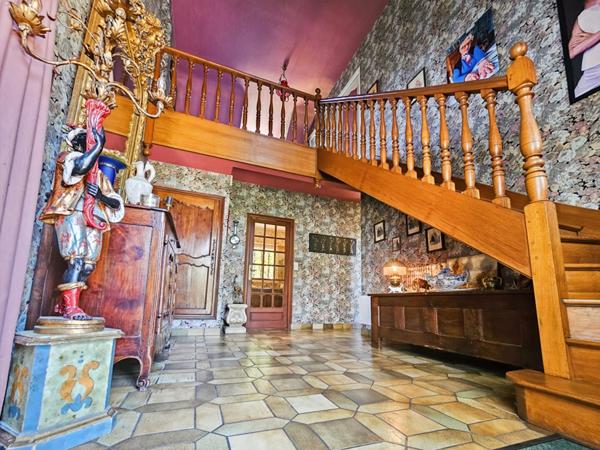 Maison familiale avec un parc arboré de plus de 4 000 m² à seulement 3 km du centre historique d'Angers