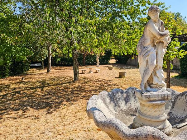 Maison familiale avec un parc arboré de plus de 4 000 m² à seulement 3 km du centre historique d'Angers