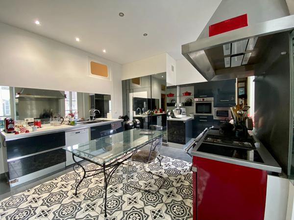 Appart HAUSMANNIEN Chalon Sur Saone 8 pièce(s) 312.58 m2 TERRASSE