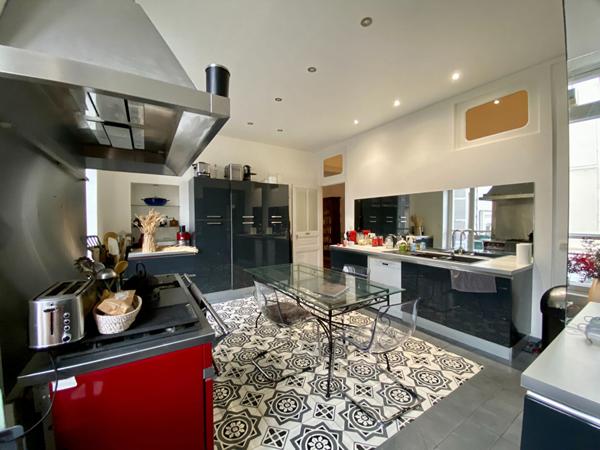 Appart HAUSMANNIEN Chalon Sur Saone 8 pièce(s) 312.58 m2 TERRASSE