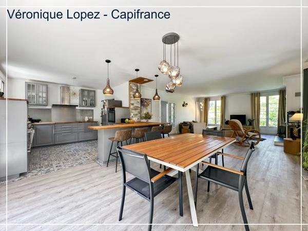 Pont du Casse, belle maison familiale de 159 m² offrant confort, luminosité et calme avec jardin et piscine