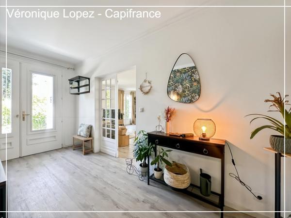 Pont du Casse, belle maison familiale de 159 m² offrant confort, luminosité et calme avec jardin et piscine
