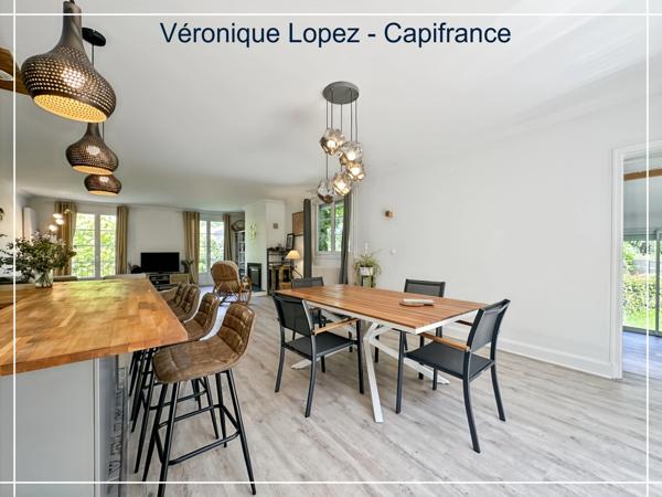 Pont du Casse, belle maison familiale de 159 m² offrant confort, luminosité et calme avec jardin et piscine