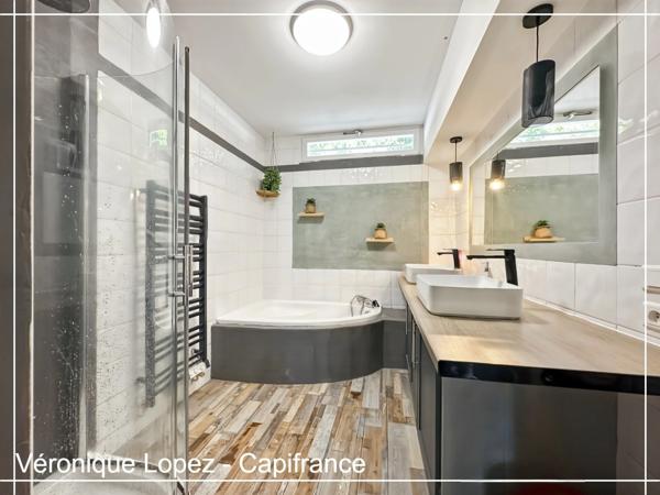 Pont du Casse, belle maison familiale de 159 m² offrant confort, luminosité et calme avec jardin et piscine