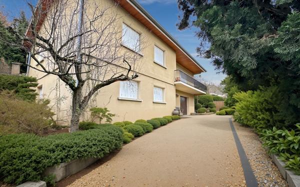 Maison à vendre    6 pièces • 168 m2 Saint-Péray