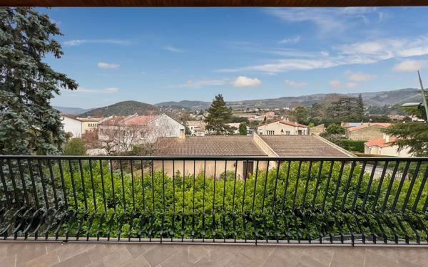 Maison à vendre    6 pièces • 168 m2 Saint-Péray