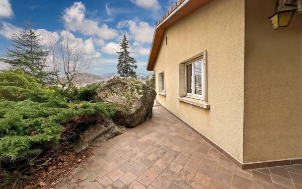 Maison à vendre    6 pièces • 168 m2 Saint-Péray