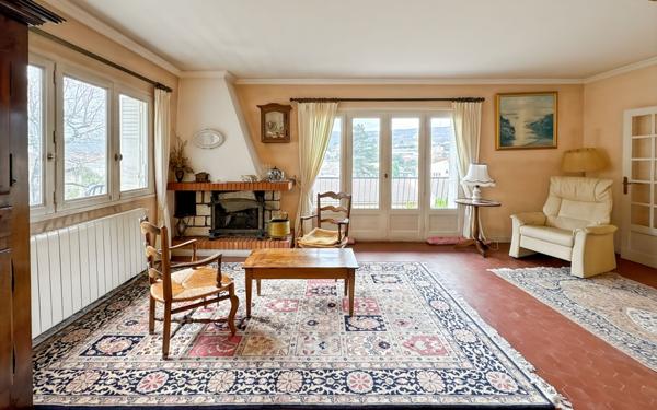 Maison à vendre    6 pièces • 168 m2 Saint-Péray