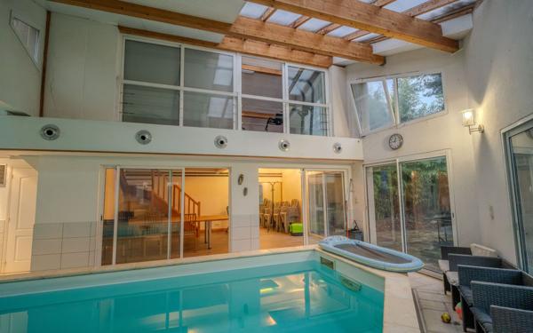 Maison à vendre    9 pièces •  Saint-Chamond