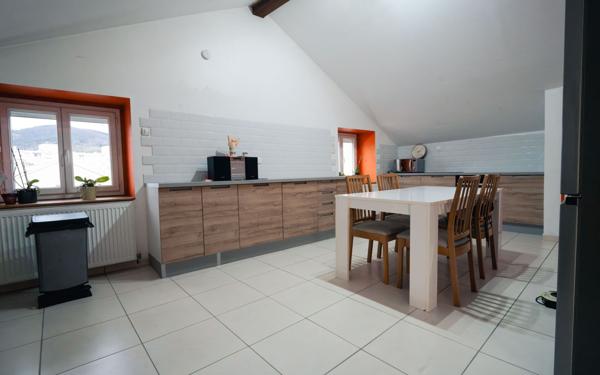 Maison à vendre    9 pièces •  Saint-Chamond