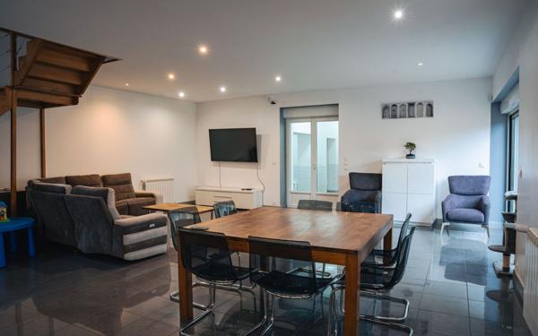 Maison à vendre    9 pièces •  Saint-Chamond