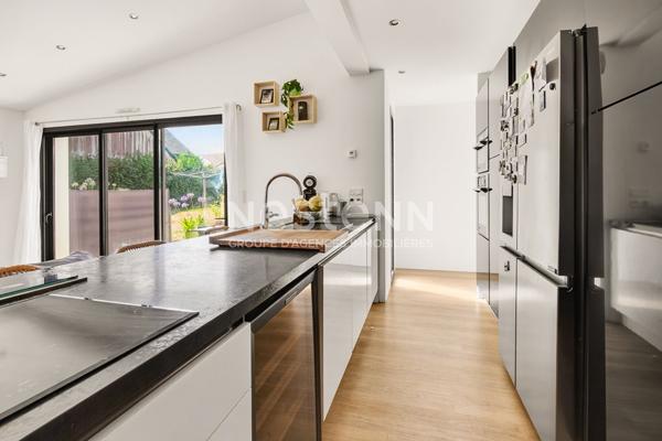 Jolie maison contemporaine et sans travaux située au calme à TREMELOIR